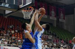 开云体育官方网站-篮球联赛即将上演一场胜负激烈的对决