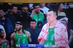 开云体育登录-包含深圳男篮在比赛中展现出强大的进攻节奏，取得胜利的词条