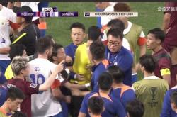 开云体育官方网站-比赛如火如荼进行，各队球员拼尽全力为球队争取胜利！的简单介绍