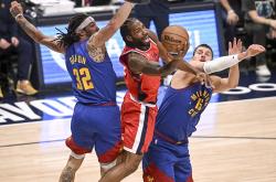 开云体育官网-包含塞尔维亚男篮轻取美国男篮，布拉德利绝境逆转的词条