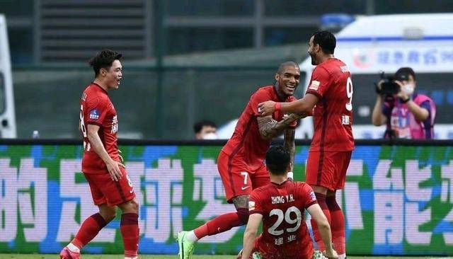 关于山东鲁能战平对手，积分榜持续中游的信息