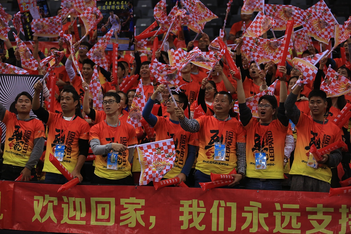 关于青岛队大胜江苏队，展现出强大战斗力的信息