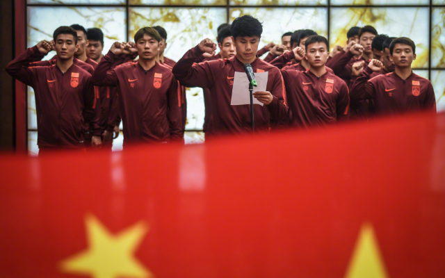 欧洲国家队决胜时刻，球员们誓死拼搏的简单介绍