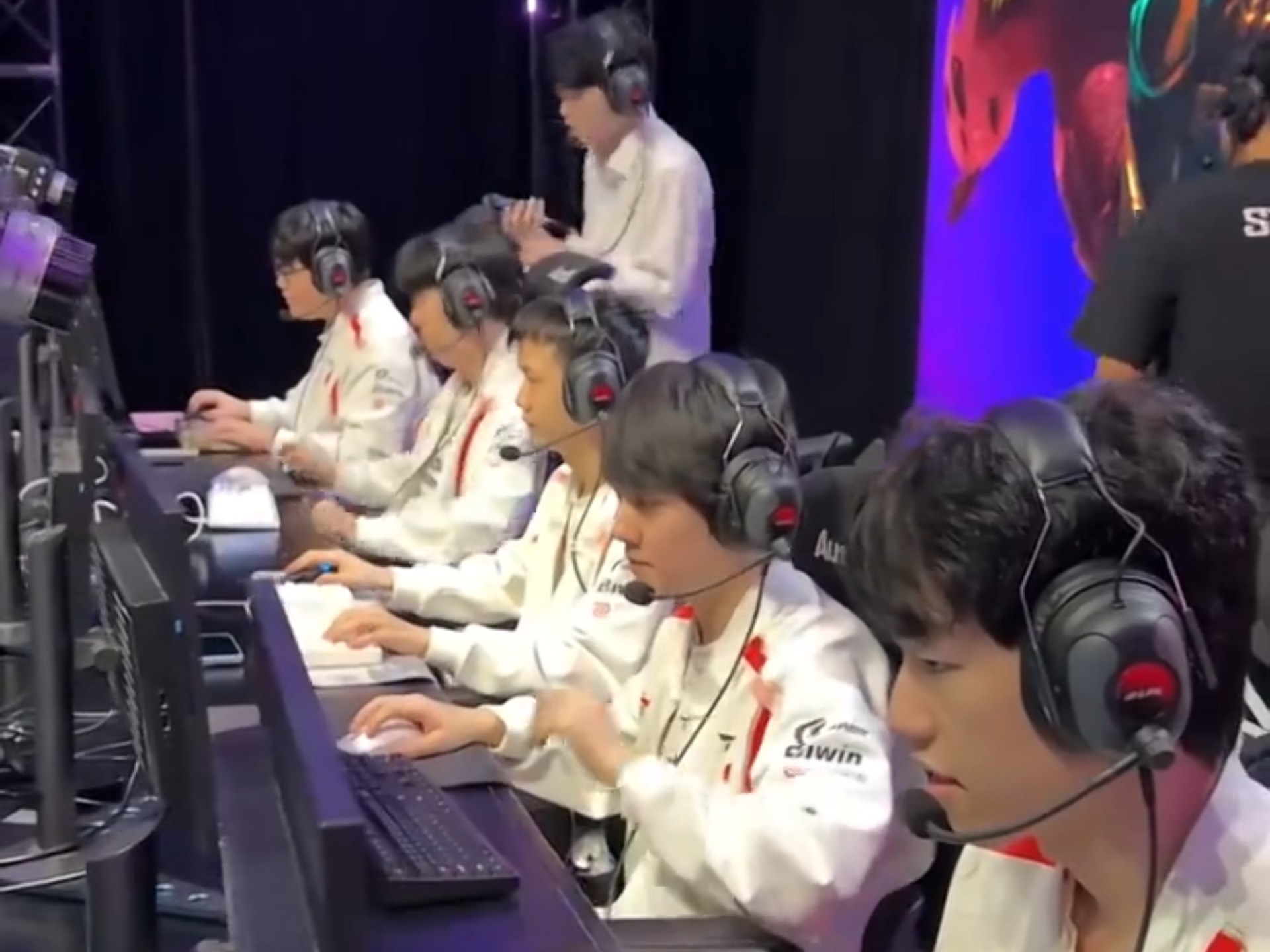 TES绝杀WBG，369开启传奇时刻淘汰赛2:1（北京）