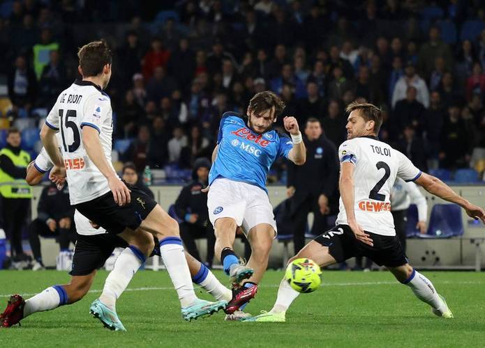 关于那不勒斯主场击败热那亚,保持领先优势的信息 关于那不勒斯主场击败热那亚,保持领先优势的信息