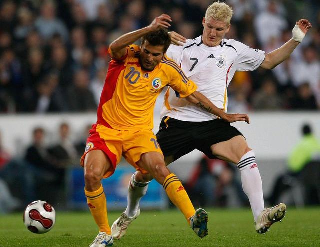 包含匈牙利逼平波黑，晋级资格难保的词条