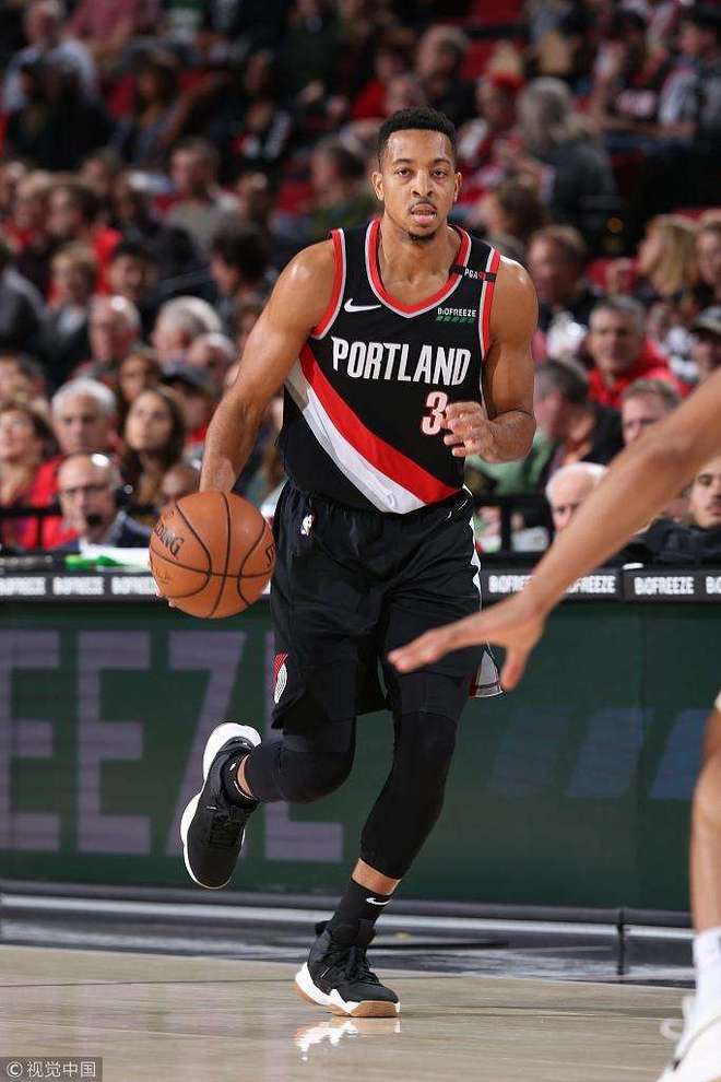 关于火箭逆转雄鹿B队，麦科勒姆高光表现的信息