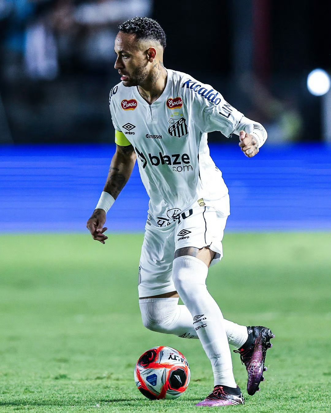 包含美国逆转马德里竞技，内马尔扛起全队的词条