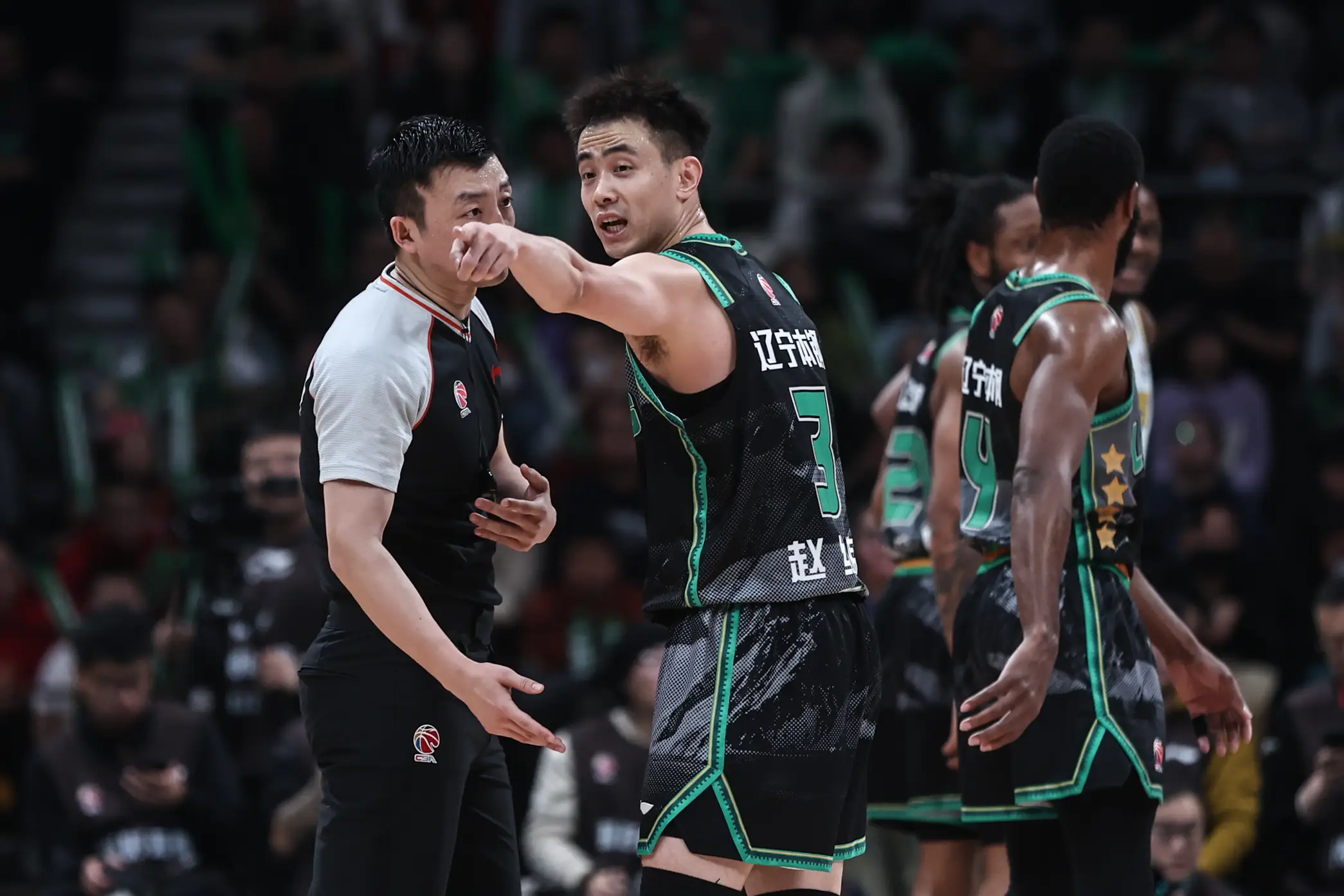 广东队鏖战76人，胡金秋带队取胜